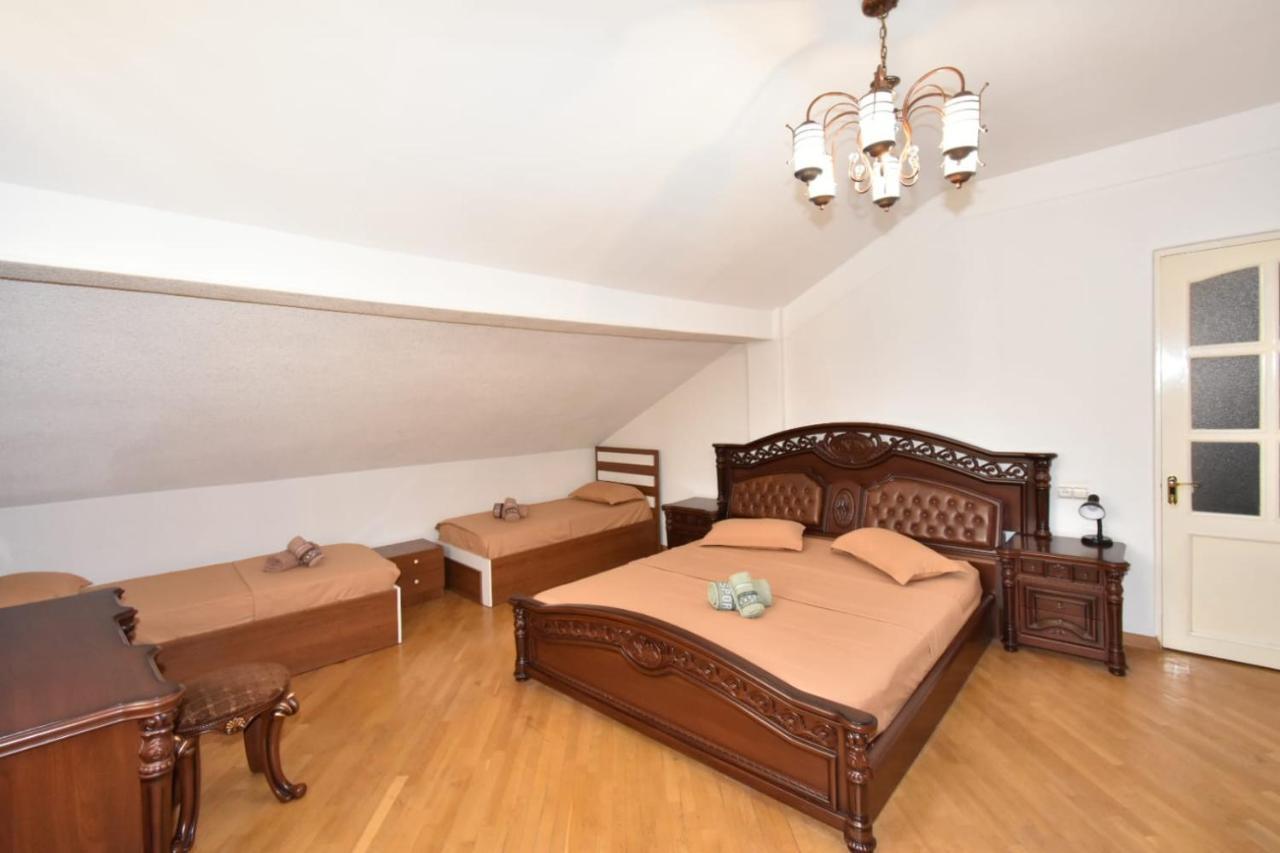 Guesthouses Opera Єреван Екстер'єр фото