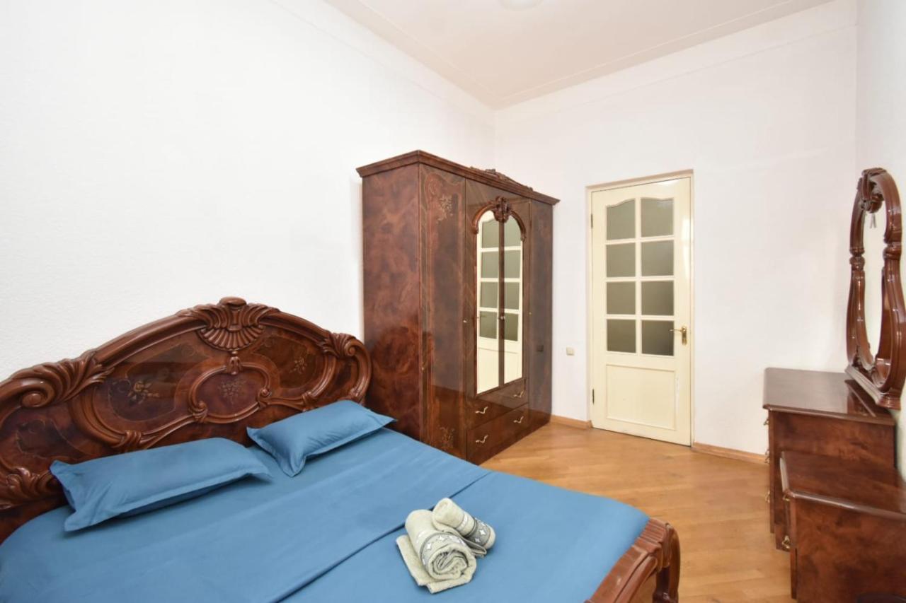 Guesthouses Opera Єреван Екстер'єр фото