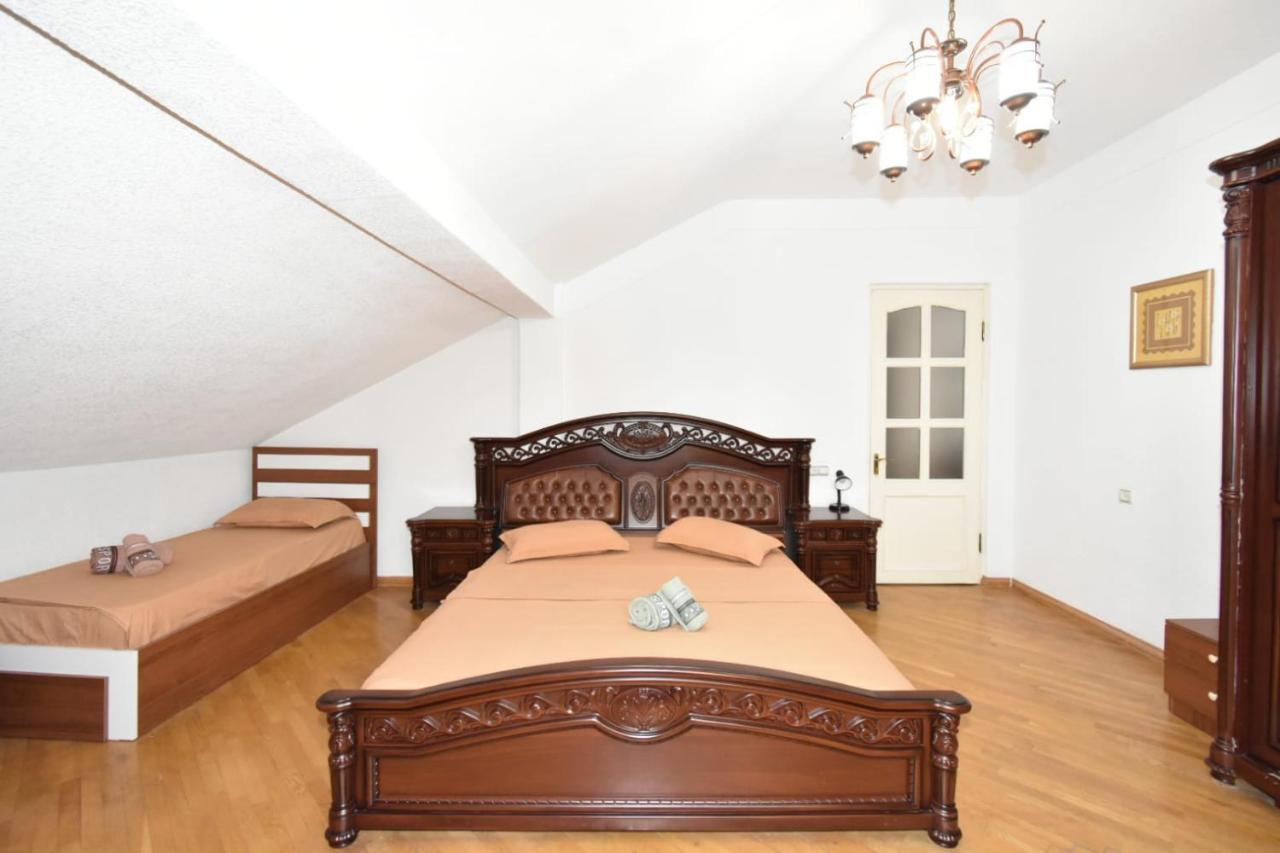 Guesthouses Opera Єреван Екстер'єр фото