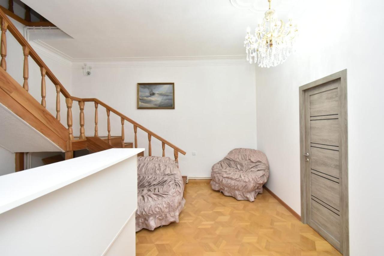 Guesthouses Opera Єреван Екстер'єр фото