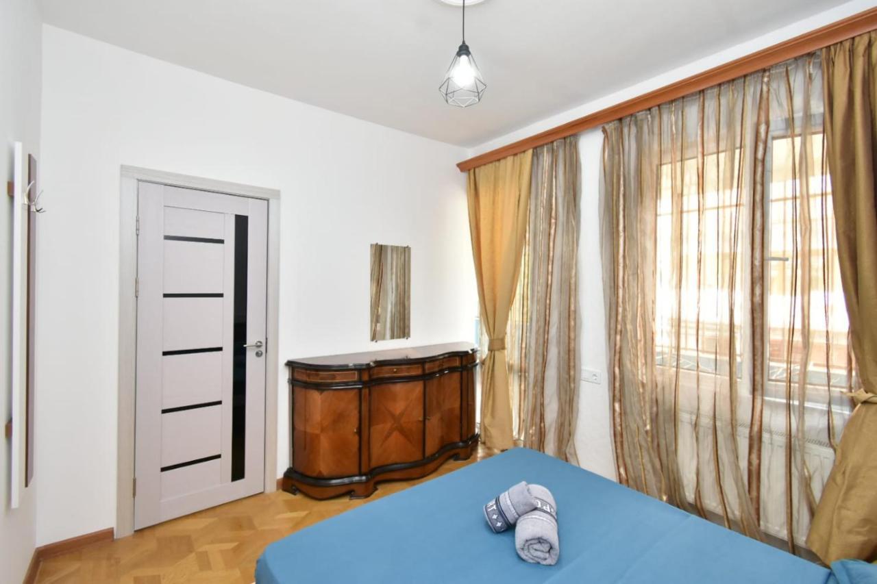 Guesthouses Opera Єреван Екстер'єр фото