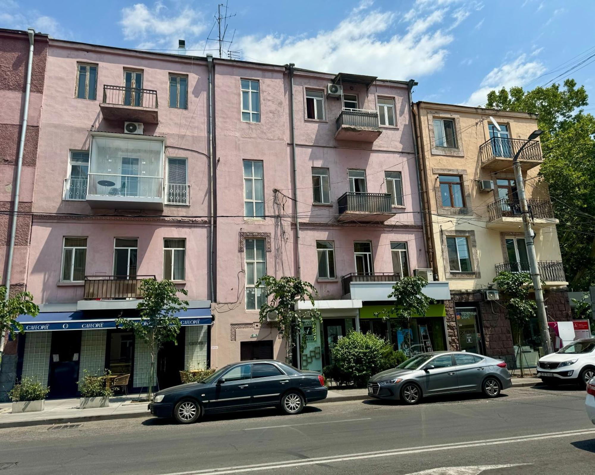 Guesthouses Opera Єреван Екстер'єр фото